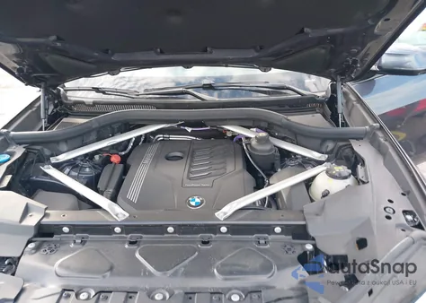 2021 BMW X5 Sdrive40I z USA, uszkodzony, nr VIN 5UXCR4C06M9G71813